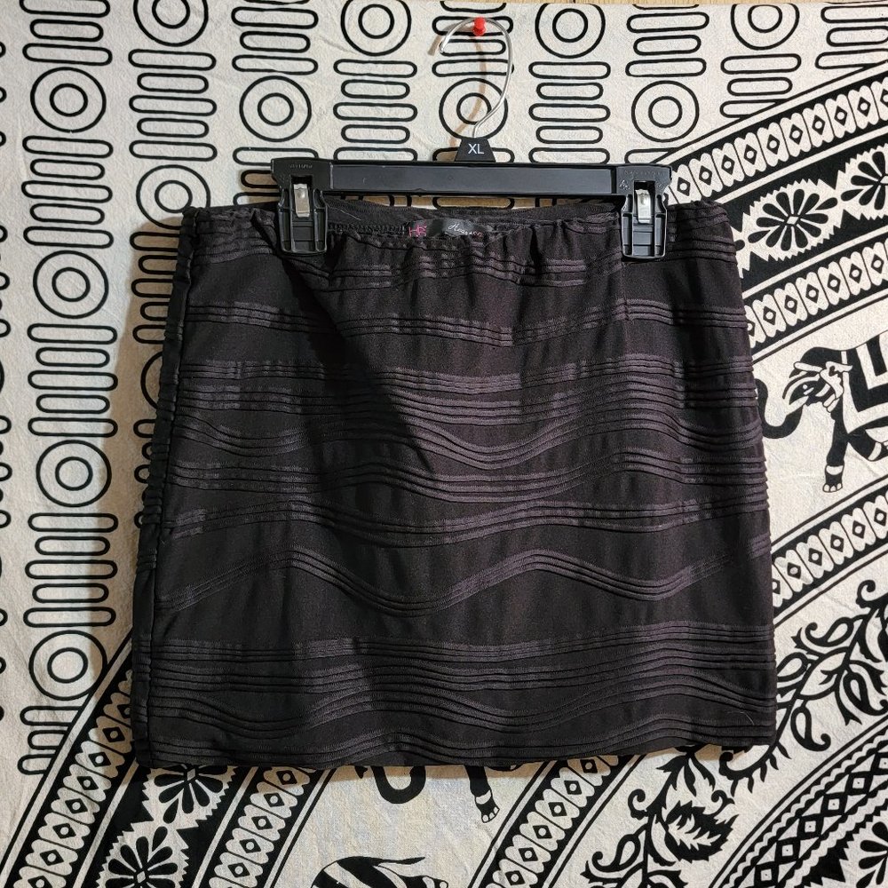 Black Pencil Skirt W Texture Print